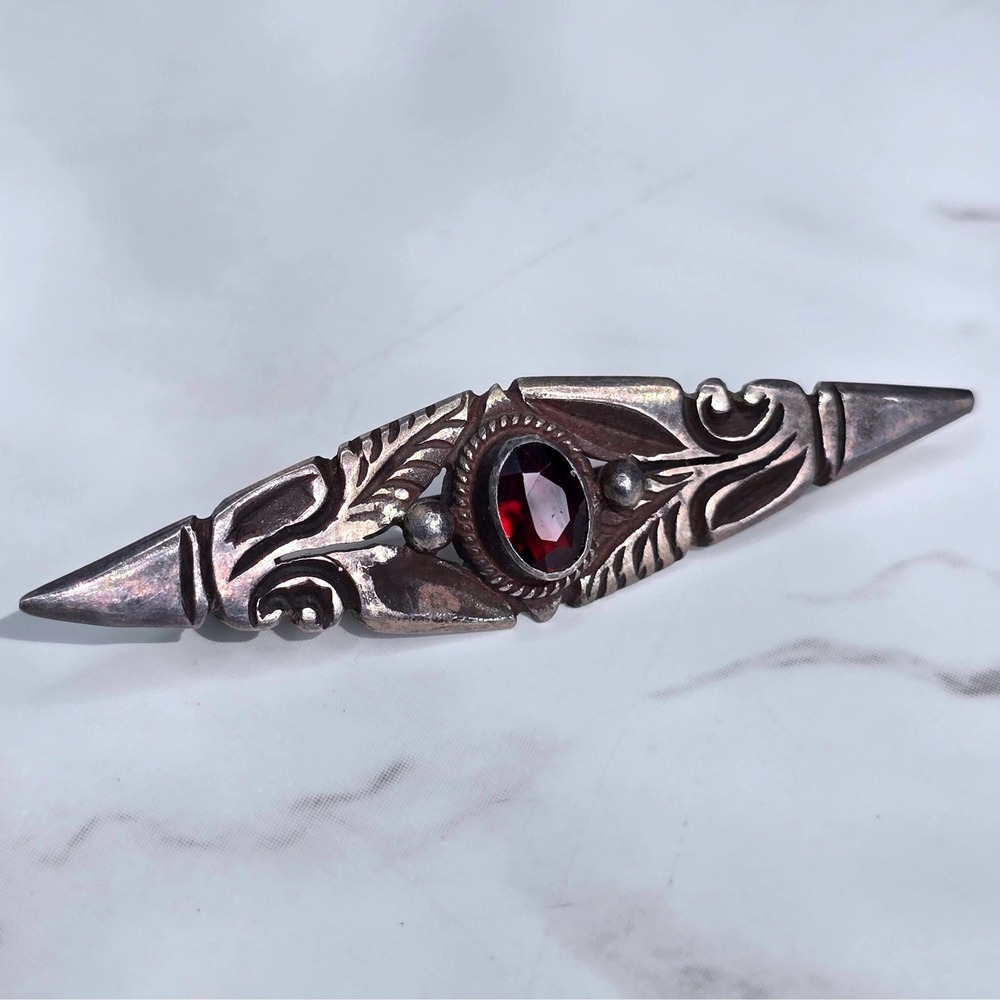 Vintage Sterling Silver 925 Garnet Bar Brooch Art Nouveau Leaf Scroll Pin 3.7g